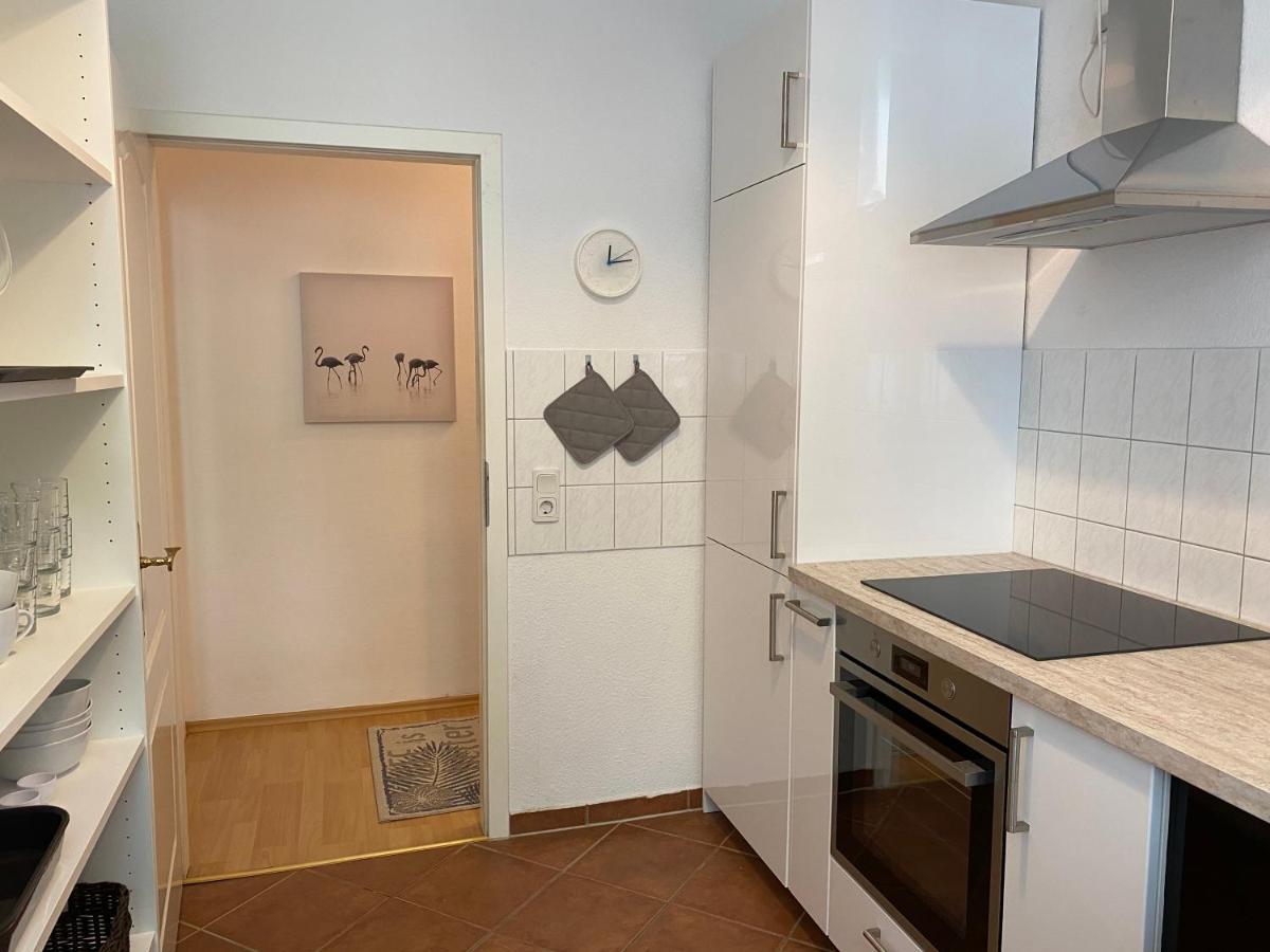 Grosse Altstadtwohnung Im Zentrum, Mit Balkon, Top Lage, 4 Schlafplaetzen * Magdeburg