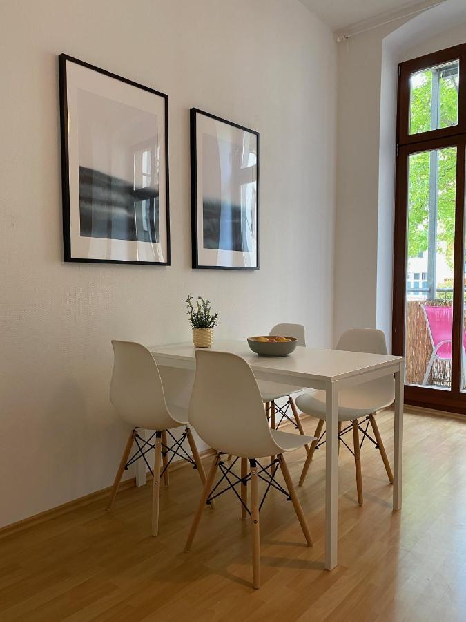 Apartment Grosse Altstadtwohnung Im Zentrum, Mit Balkon, Top Lage, 4 Schlafplaetzen Magdeburg