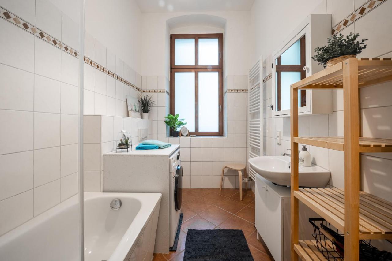 Apartment Altstadtwohnung Mit Tollem Balkon In Prima Lage Mit 4 Schlafplätzen Magdeburg