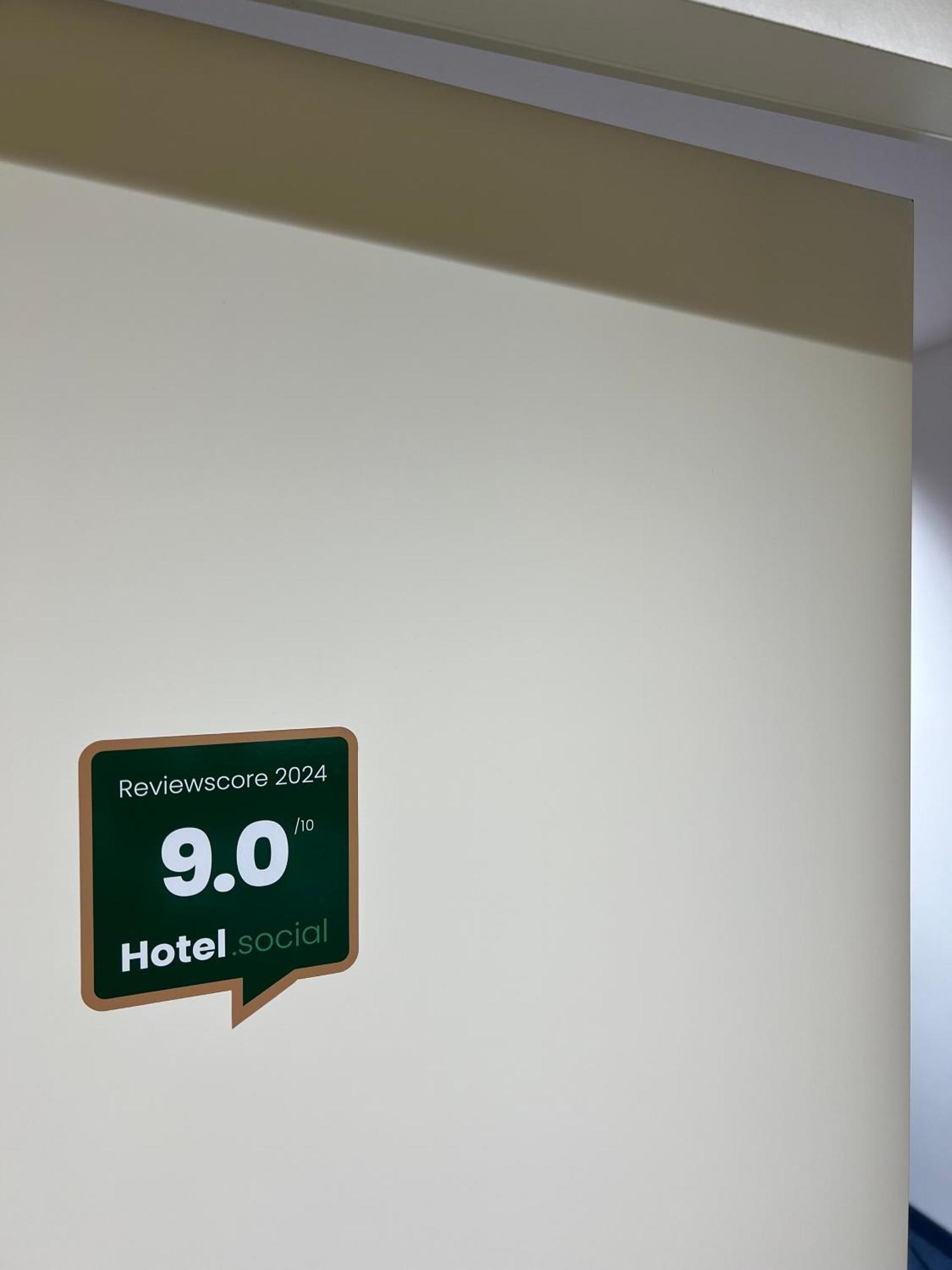 Apartment Altstadtwohnung Mit Tollem Balkon In Prima Lage Mit 4 Schlafplätzen Magdeburg